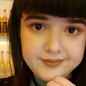 Meet your Posher, Becky